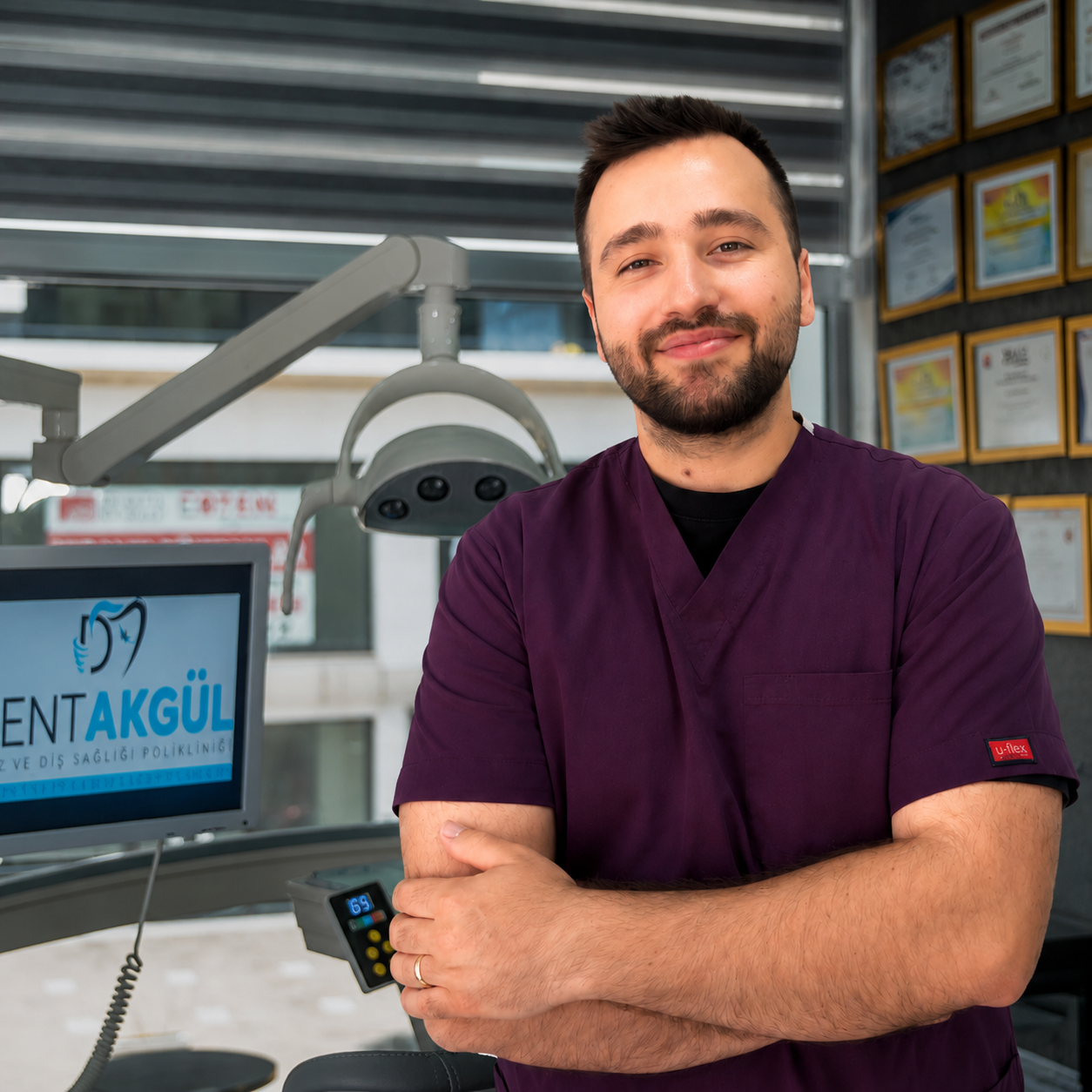 https://ar.dentakgul.com/wp-content/uploads/2026/06/erhanozen2.png